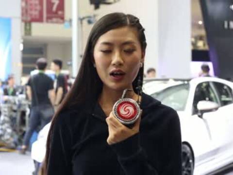 视频!性感女百万黄金内衣走秀