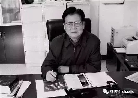 他的名字让西方憋屈15年，是中国人的传奇！