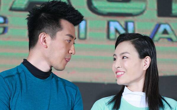 吴敏霞大秀恩爱 吐舌嘟嘴表情包不断