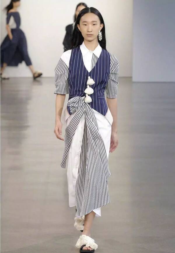 那些和明星撞脸的普通人,怎么看起来并不开心呢?