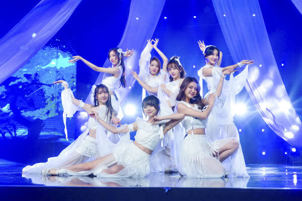 白衣飞天亮相《由你音乐榜》sing女团演绎丝路千年之约