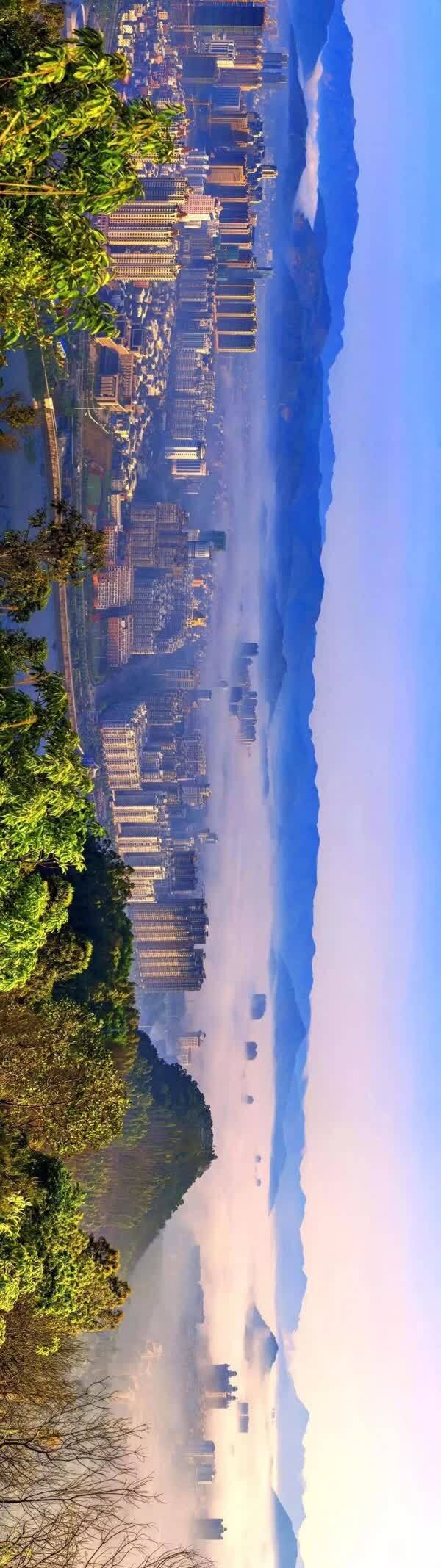 原标题:【聚焦】福清,40年!!! 这是一座古老而又年轻的城市 这是一座美丽而又富饶的城市 这是一座全面开放,正在走向世界的城市 这就是三福之地 福建福州福清 改革开放已走过40个春秋 作为福清人 回望这段岁月 哪一幅画面? 最让你心动 哪一片风景? 让你心潮澎湃 这里是老城区