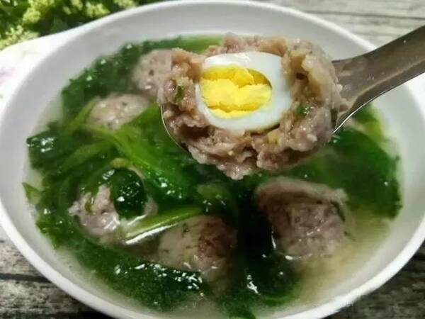 鹌鹑蛋肉丸熊糜食谱图片