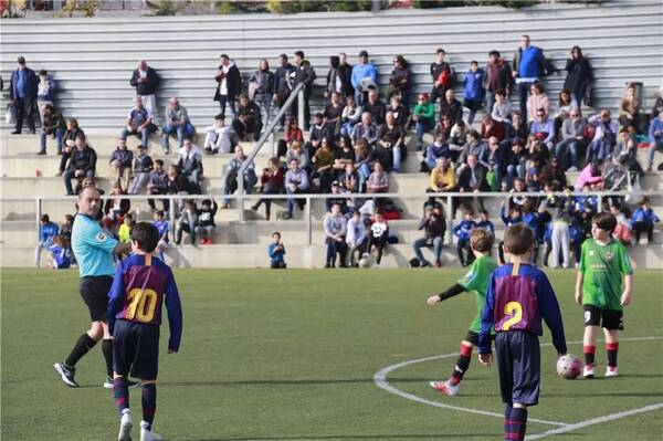 2018秀蒙杯国际青少年足球赛在巴塞罗那顺利
