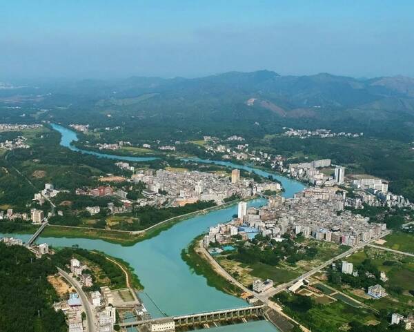 化州市人口有多少_化州市第一中学图片