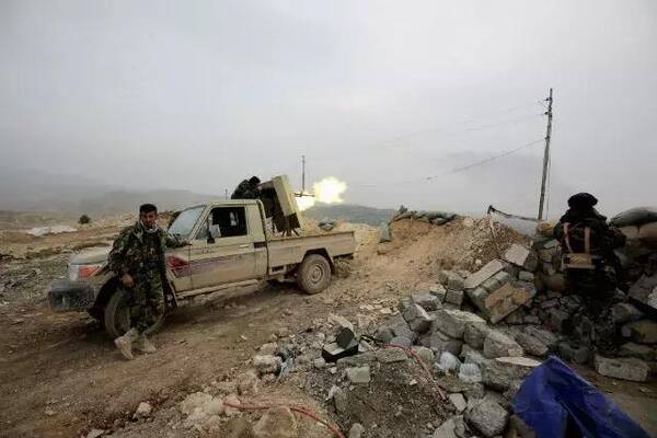 士深陷IS死地,导师派雇佣军救他出来写论文,堪