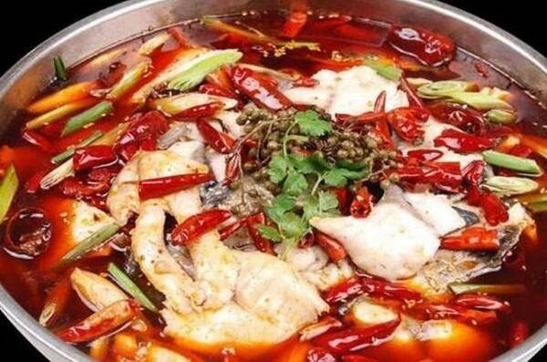 3,锅烧热,加如v榨菜好的榨菜油,烧至三成油温时,放入生姜片,葱段,火锅阿西娅菜品图片