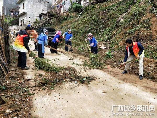 凌云县掀起新一轮冬季农村环境卫生整治热潮