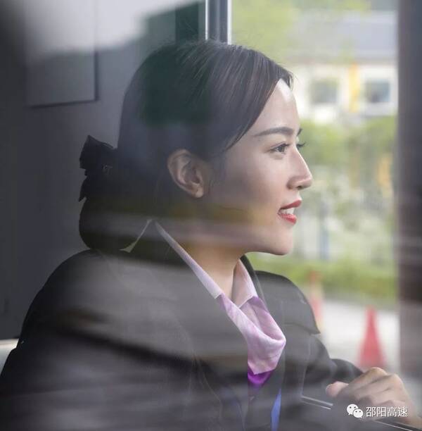 栖霞路小姐不见了图片_纵览新闻