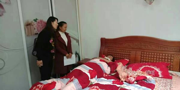 长沙县社区携手公益组织与幼儿园开展爱心慰问