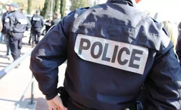 黄背心未平息,法国警察又猝不及防的罢工了!