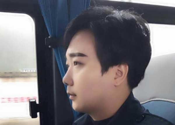 虎牙星盛典:卡尔成为联盟之光，不求人持续霸榜，楚河无欲无求