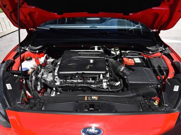 本田思域 VS 福克斯ST-Line,两款运动紧凑轿车