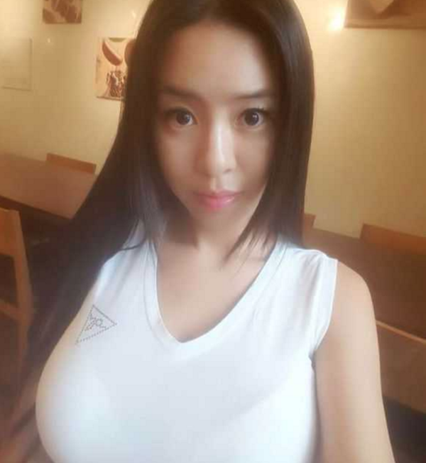 \/\/ 网站首页地址 深夜课堂:E罩杯的韩国健身女神