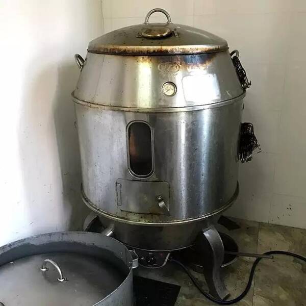 宁波这家专门吃鹅肉的店,养了一万只鹅,一天吃