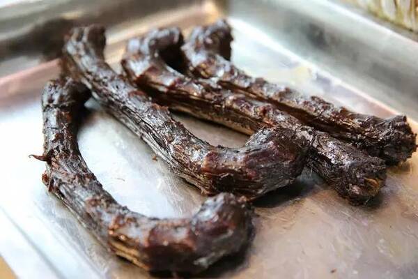 宁波这家专门吃鹅肉的店,养了一万只鹅,一天吃