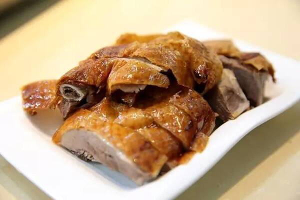 宁波这家专门吃鹅肉的店,养了一万只鹅,一天吃