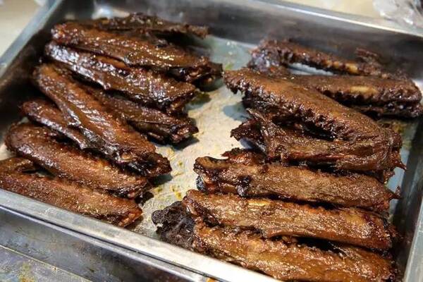 宁波这家专门吃鹅肉的店,养了一万只鹅,一天吃