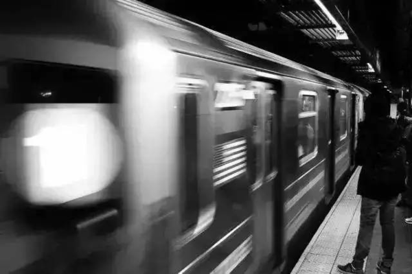 电台 | 十点半的地铁