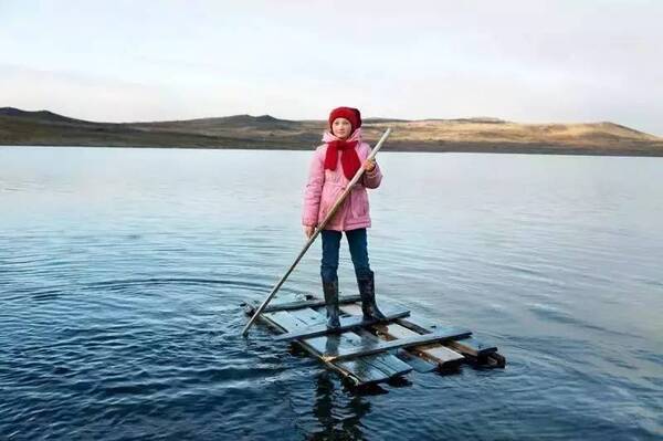 极光照耀下的共产主义失落小城:曾经享受社会