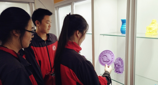 北京大学考古教授走进河大附中授牌建立3D考