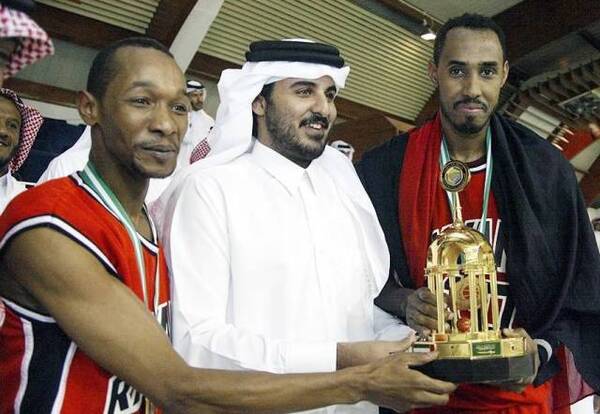 8国拉黑的卡塔尔堕落成啥样了,看病不要钱,油