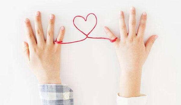 你的手会抖吗?手抖终于找到原因了,很轻松就可