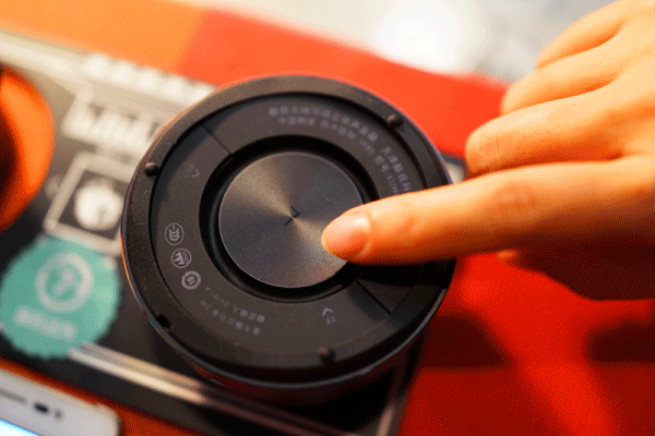 酷我s7 pro最大的优势就在于左右音箱同时工作,真正实现了立体声,这