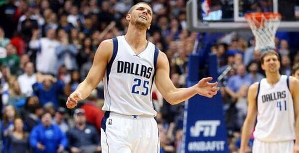 周琦四年合同仅保障82万与帕森斯相同?预示周