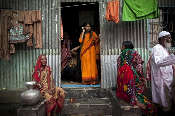 让女孩早结婚能幸免骚扰:孟加拉国 贫穷导致传
