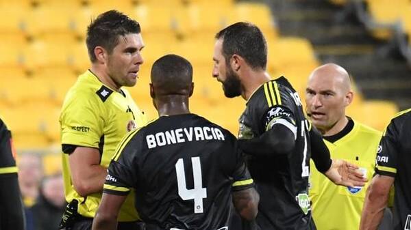 视频助理裁判VAR出镜率上升,真能左右足球比