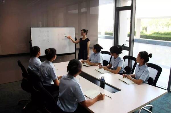 海南客服中心今日起正式投入运营