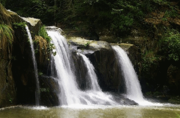 壁纸 风景 旅游 瀑布 山水 桌面 658_432 gif 动态图 动图