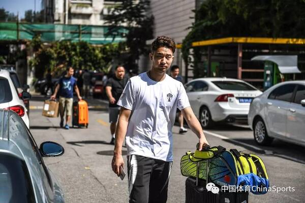 中国羽毛球队出征格拉斯哥世锦赛