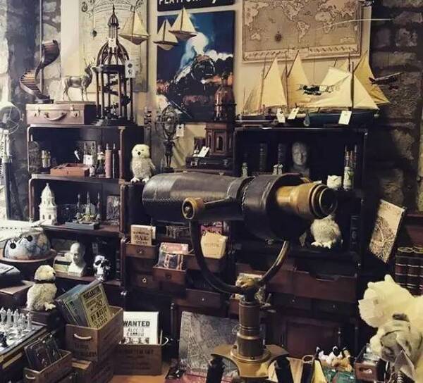 爱丁堡哈利波特魔法商店,连店员都是从霍格沃