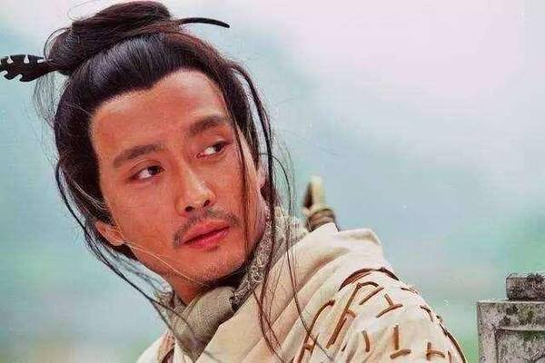 为救小演员脸部烧伤 胡歌叫他师父 定要为这位