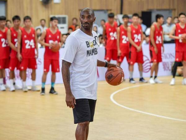 科比人气有多高?球衣退役战门票必完虐皮尔斯