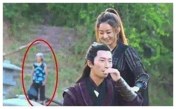 最让人尴尬的穿帮镜头, 范冰冰不小心露了啥, 看起来那么尴尬