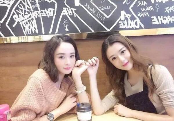 卓亨瑜实力模仿杨幂,不是说讨厌模仿?找个闺蜜