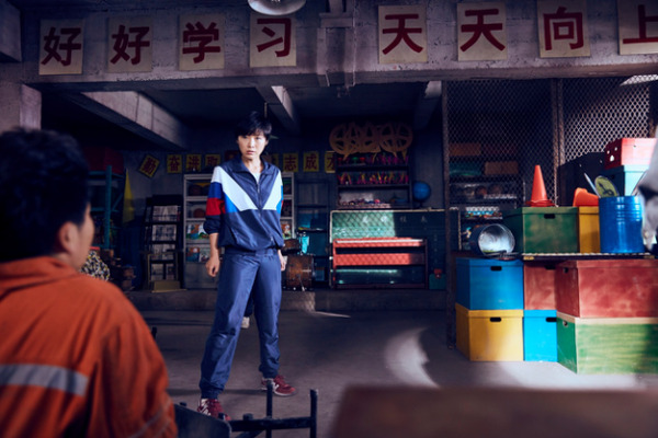 《缝纫机乐队》热映 代乐乐全程高能饰演 摇滚