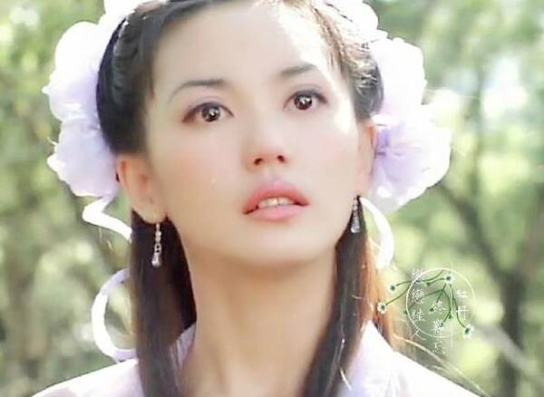 古装剧里仙女式落泪的“女神”，张天爱王祖贤杨颖，谁更美?