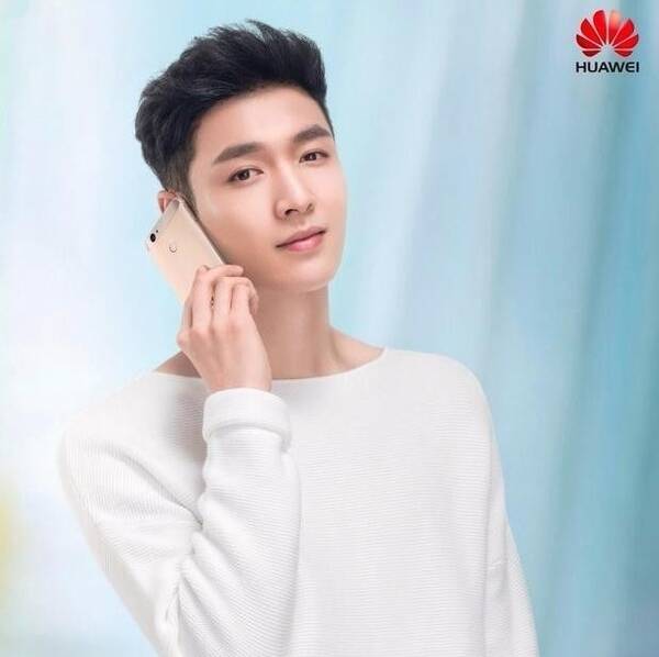 华为代言人关晓彤和vivo代言人鹿晗结合了,下一