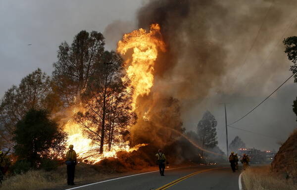 美国加州大火已致17人遇难 平均3秒烧掉一个足
