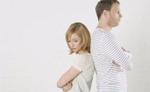 女友嫌弃我父母是卖菜的提分手,听见我妈准备