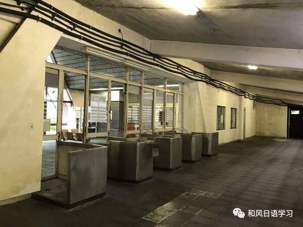 一日本人1分钟走完81米深的地下站台,视频简直