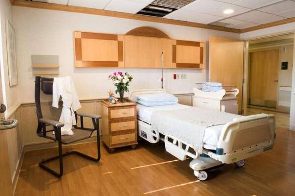 啥叫高福利?出生就领钱不工作照拿养老金,产假