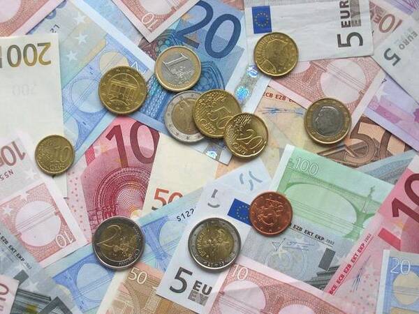 欧元区国家是用欧元还是欧元跟本国货币一起用