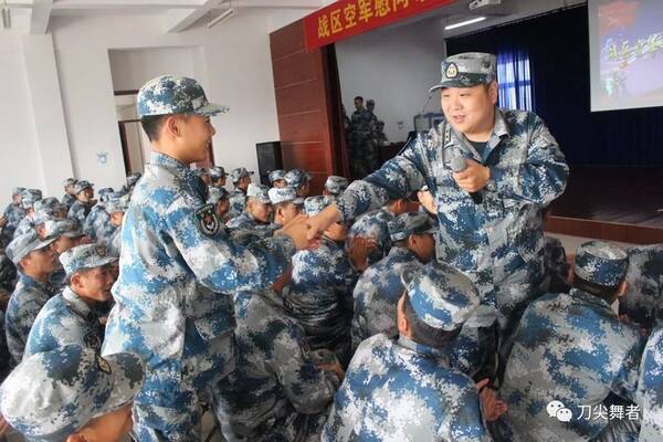 文艺分队 | 一路真情一路歌,兵中星感动军营