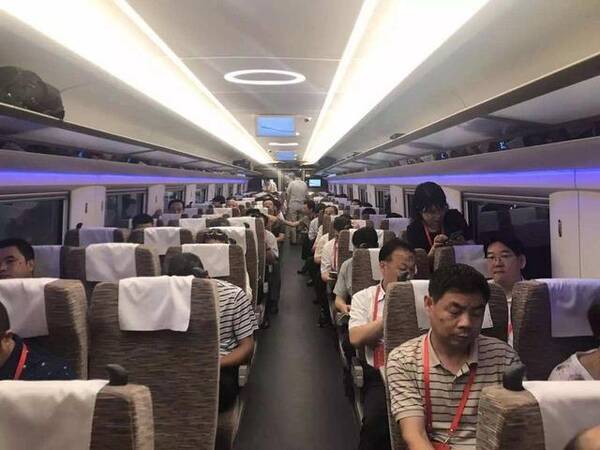 小龙虾每亩一年收入_中国铁路一年收入