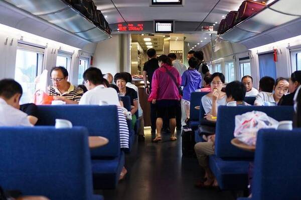 小龙虾每亩一年收入_中国铁路一年收入